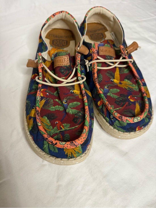 Hey Dude Shoes - Hey Dude Wendy Margaritaville Women’s 8 Tropical Parrot Shoes Multi